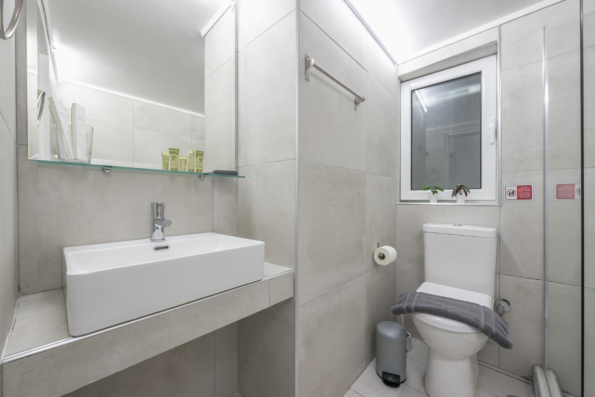 Contemporary Apartment 200M From Acropolis 100Mbps Netflix Athens Luaran gambar