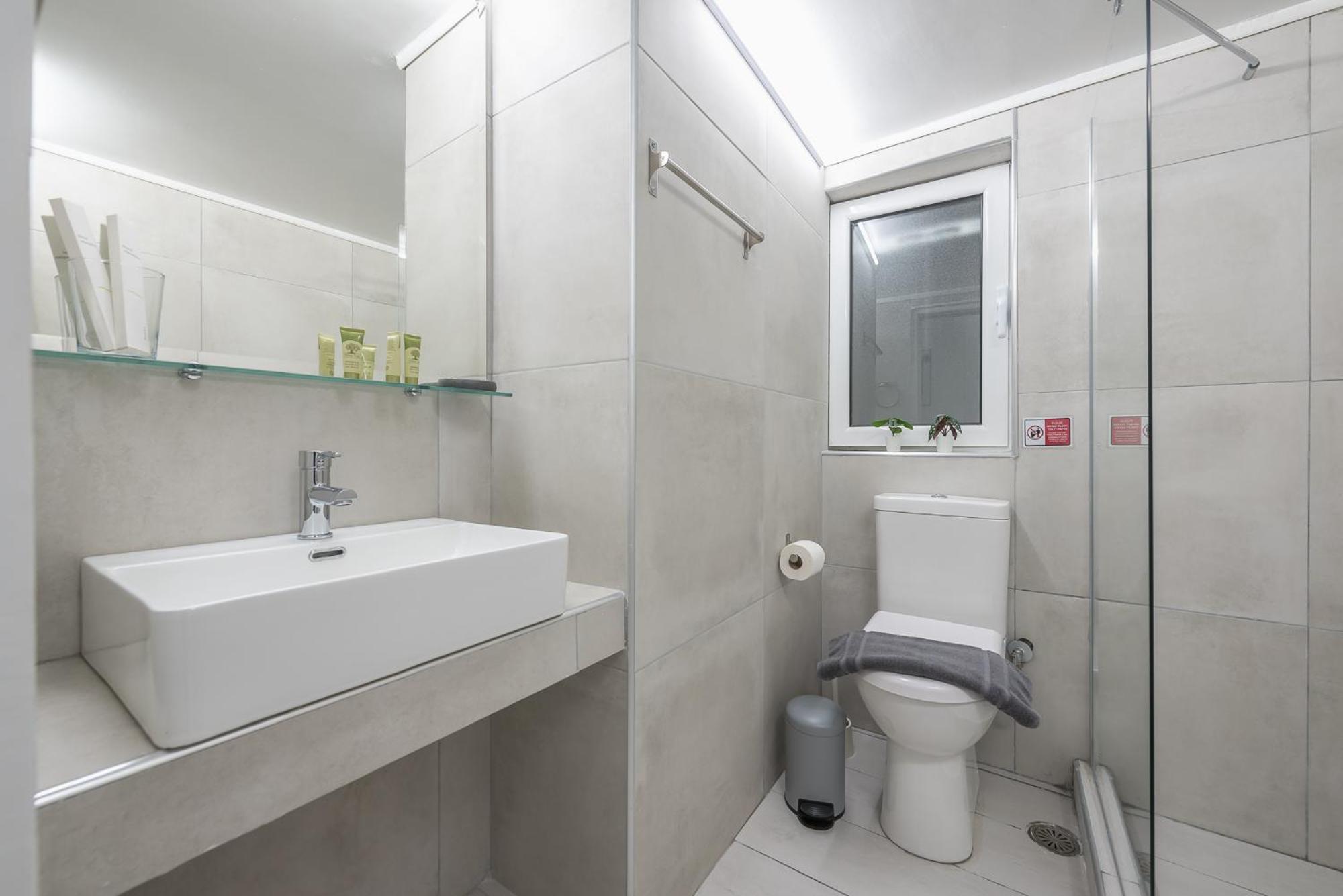 Contemporary Apartment 200M From Acropolis 100Mbps Netflix Athens Luaran gambar